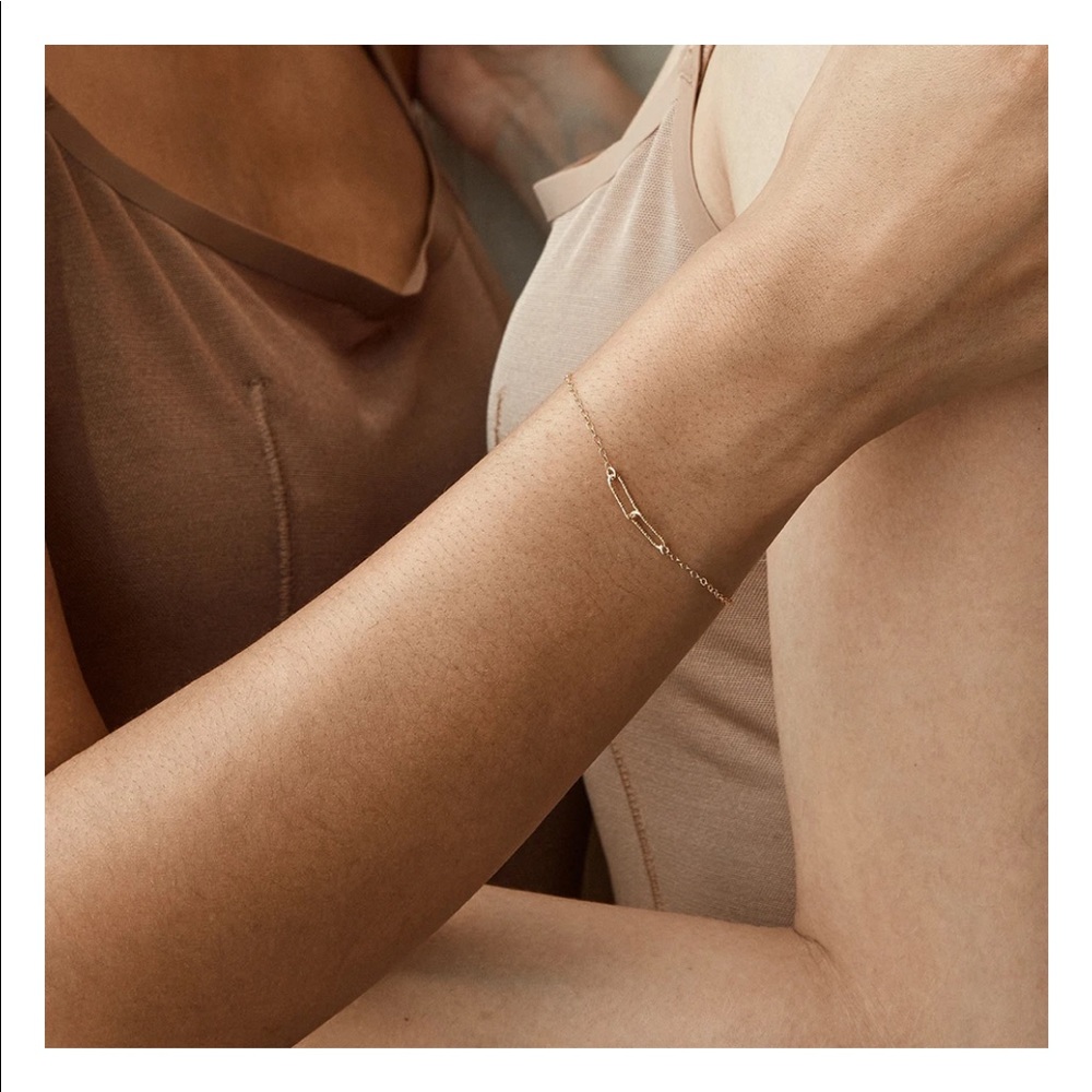 "HUMAN CONNECTION" INTERLOCK DIAMOND CUT BRACELET - Picture 2 of 2